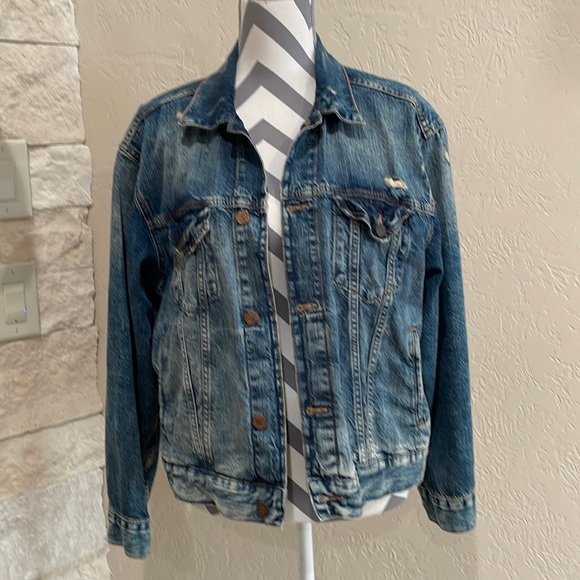 DISTRESSED DENIM JACKET